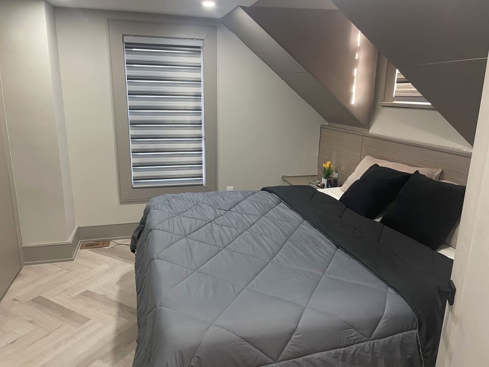 Bedroom 7 -2nd Level with 1 king bed