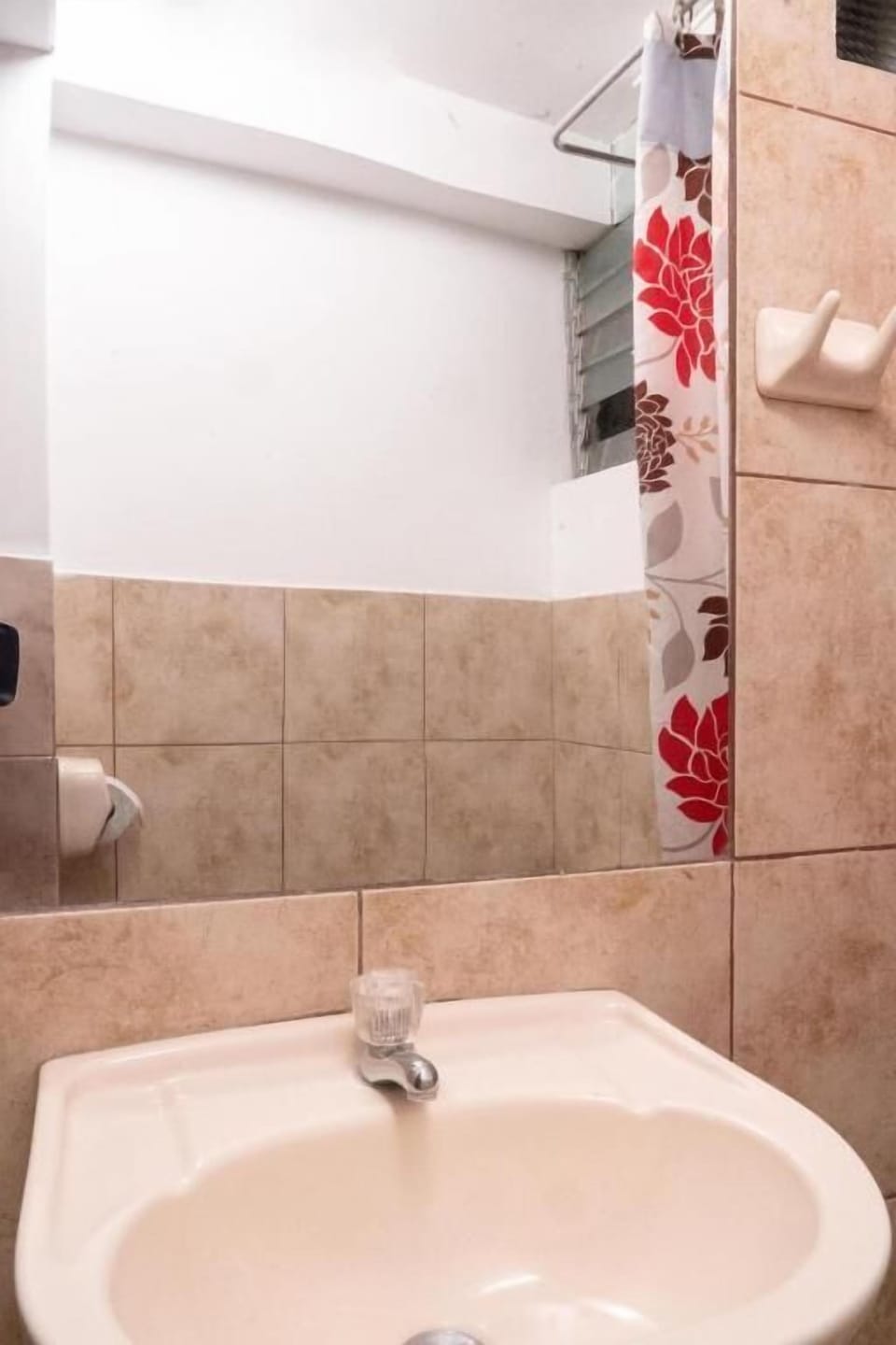 Comfort Triple Room, Balcony, Courtyard View | Bathroom | Free toiletries, towels, soap, toilet paper