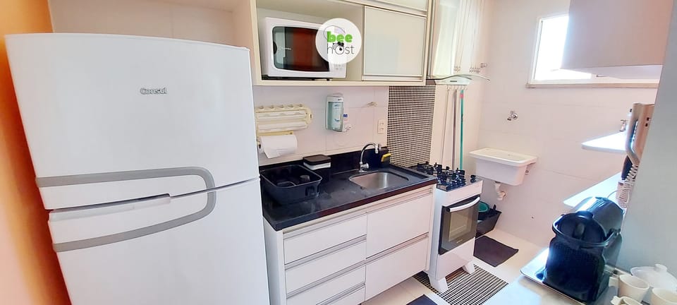Basic Apartment | Private kitchen | Fridge, microwave, oven, blender