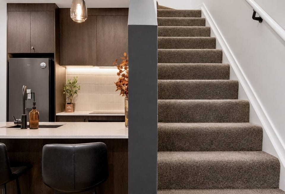 evara queenstown staircase