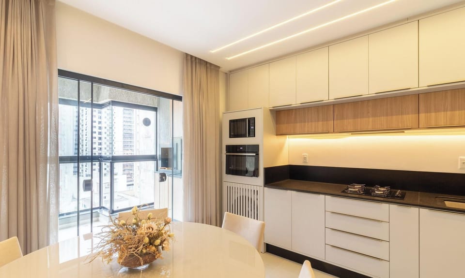 Basic Apartment | Dining