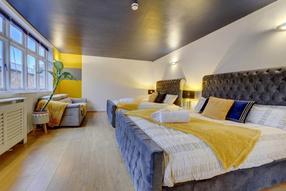 Beautiful bedroom to sleep comfortably with comfortable bedding and mattresses.
