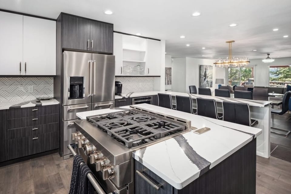 Cabin, Multiple Beds, Jetted Tub, Mountain View (Unit 206) | Private kitchen