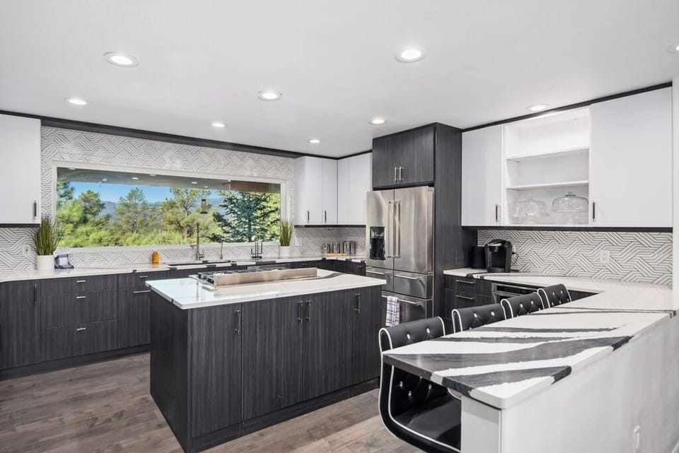 Cabin, Multiple Beds, Jetted Tub, Mountain View (Unit 206) | Private kitchen