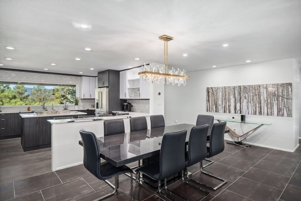 Cabin, Multiple Beds, Jetted Tub, Mountain View (Unit 206) | Dining