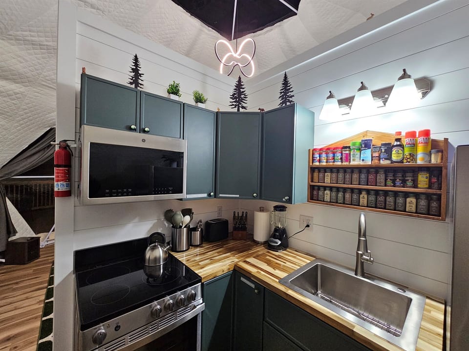 Full kitchen with everything needed for cozy meals