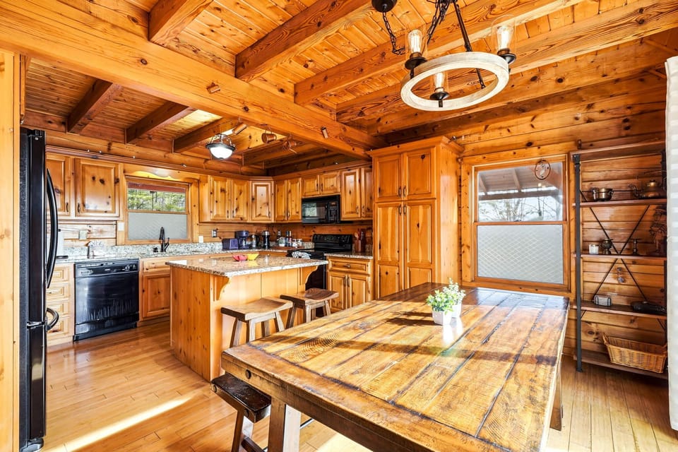 Fully Equipped Chef’s Kitchen for Home-Cooked Meals