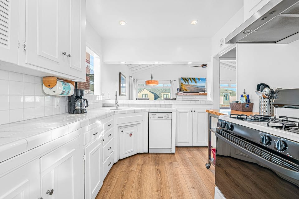 Thoughtfully designed for ease, the kitchen makes meal preparation during your stay effortless and enjoyable
                