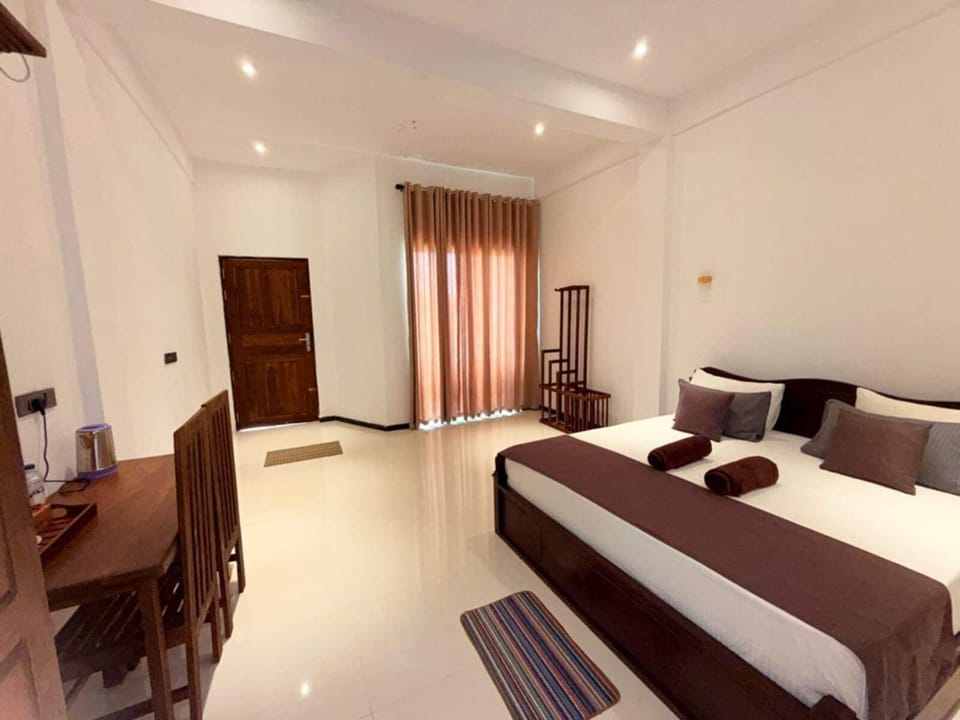 Deluxe Double or Twin Room, Non Smoking | Hypo-allergenic bedding, individually furnished, desk, soundproofing