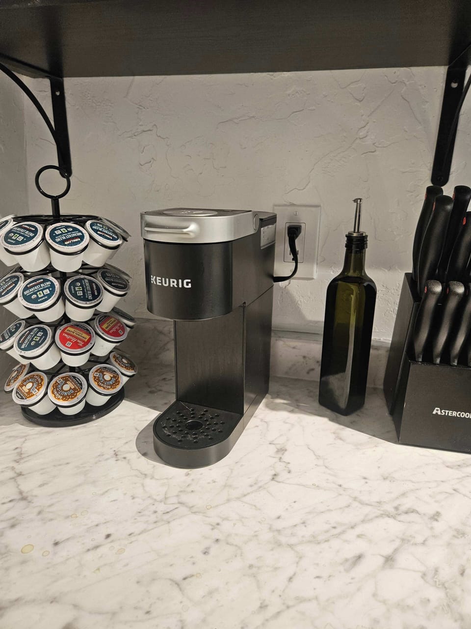 The cabin has a Keurig coffee maker, always stocked with coffee pods, cream and sugar!