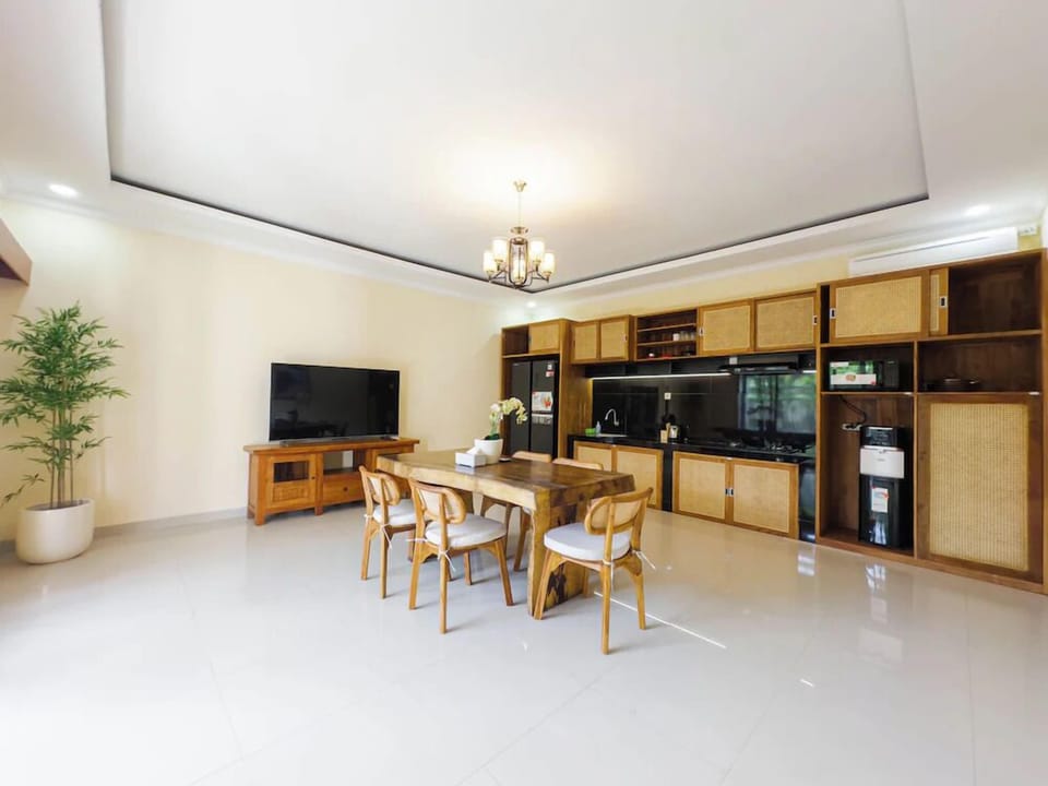 Family Villa, 2 Bedrooms, Private Pool | Private kitchenette