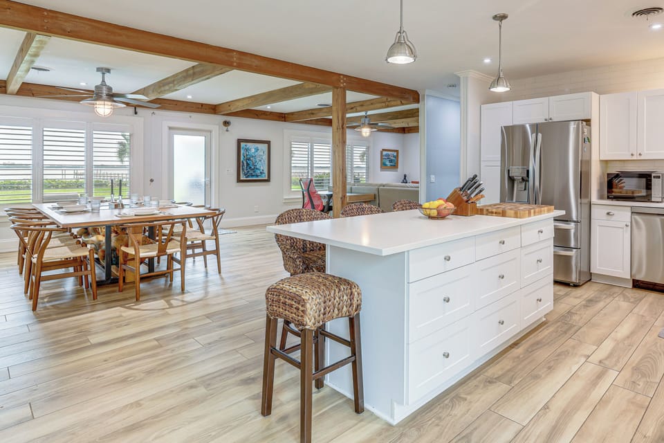 Interior | Kitchen | Dining Area