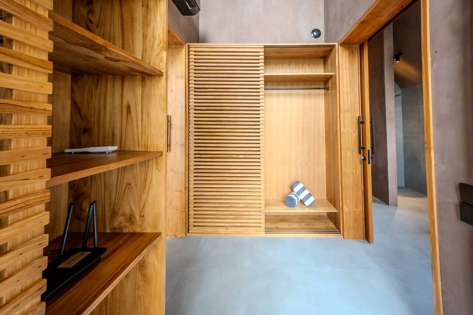 Deluxe Villa | Bathroom | Free toiletries, hair dryer, towels, soap