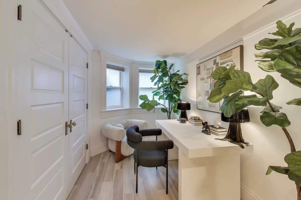 Lower level Master suite office nook