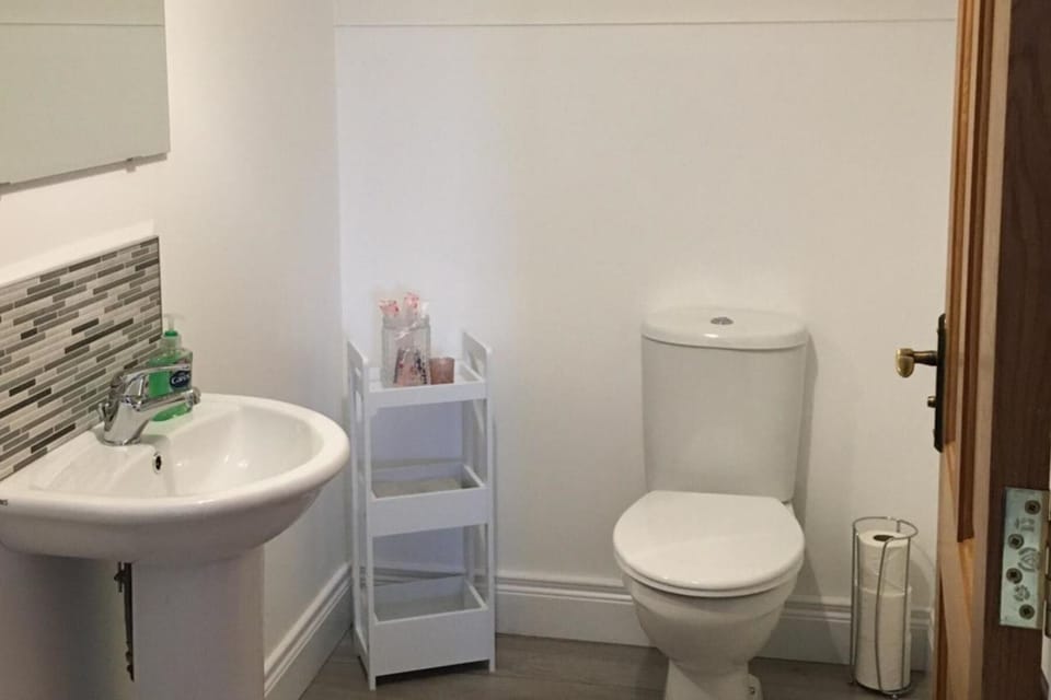 Sea & Mountain View-garden-wi-fi-parking- Sleeps 4 Apartment in Northern Ireland