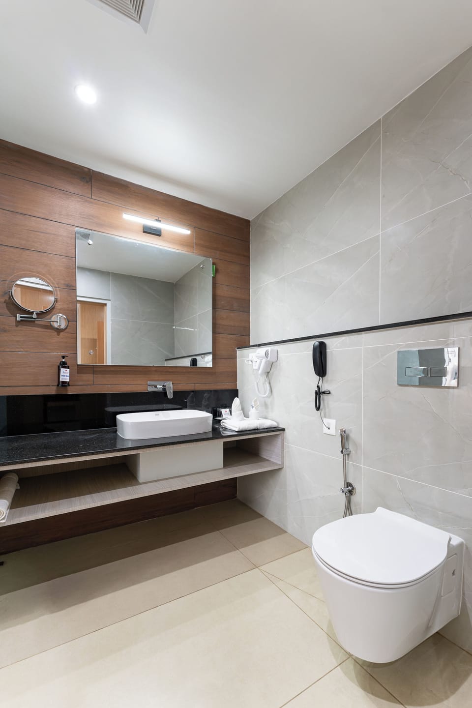 Towels, soap, shampoo, toilet paper