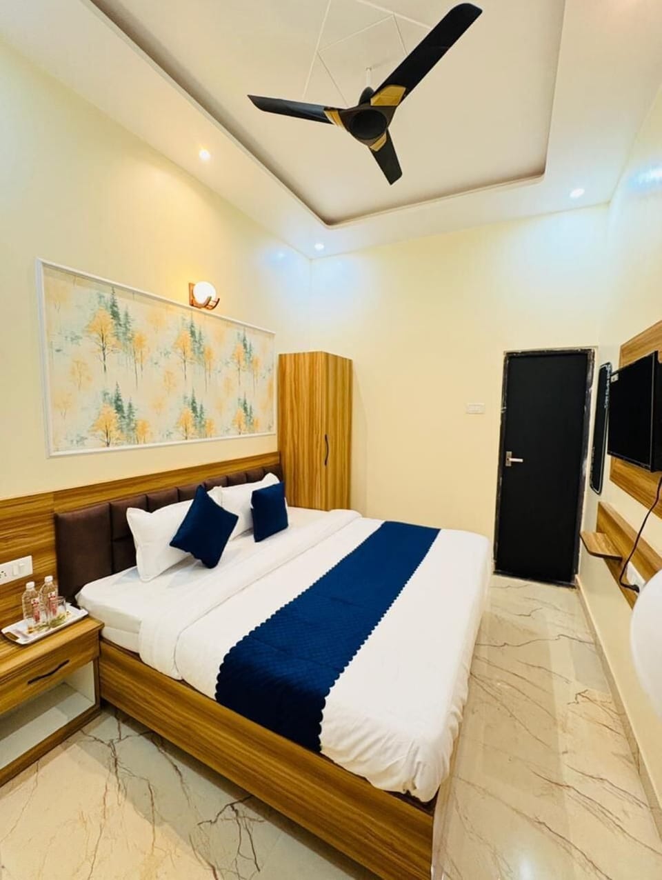 Deluxe Double or Twin Room | Desk, laptop workspace, free WiFi