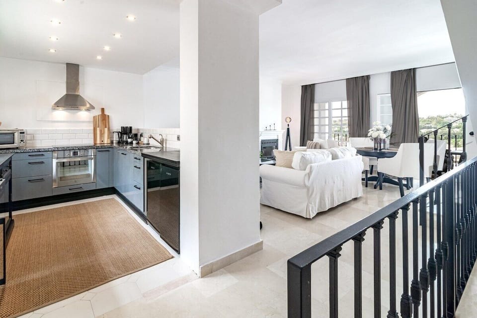 Studio (3 Bedrooms) | Interior