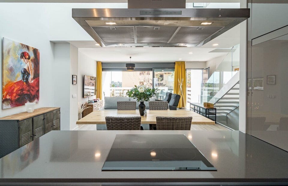 Studio (3 Bedrooms) | Interior