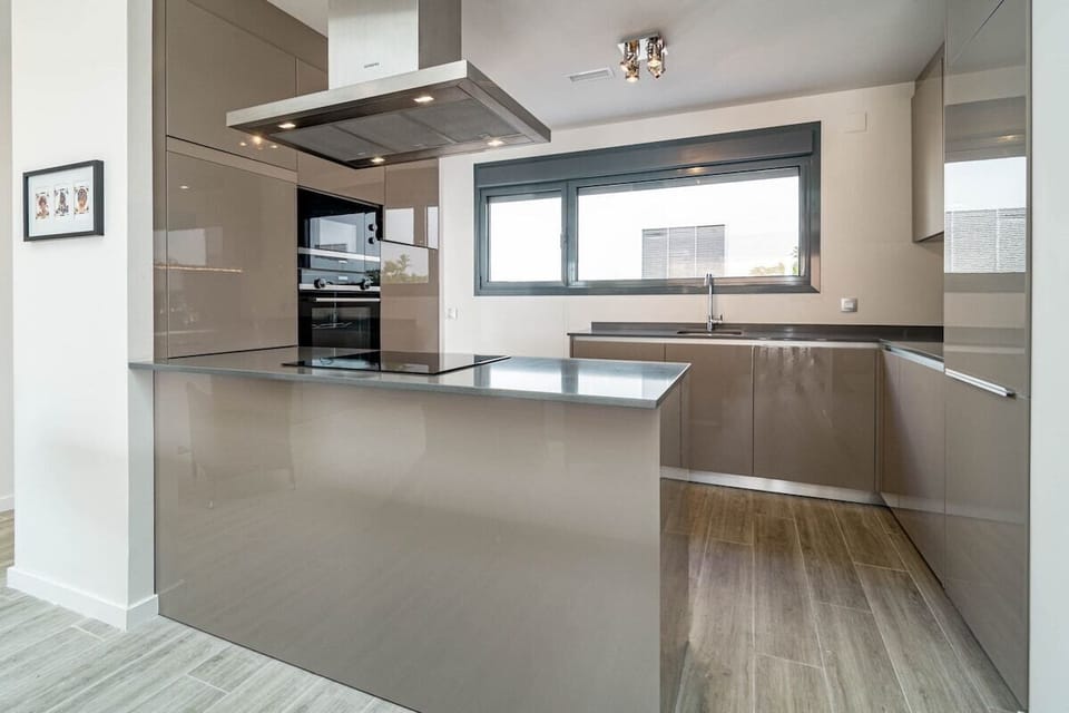 Studio (3 Bedrooms) | Interior