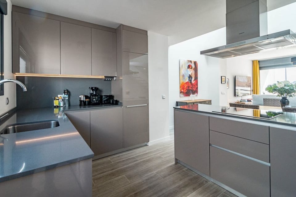 Studio (3 Bedrooms) | Interior