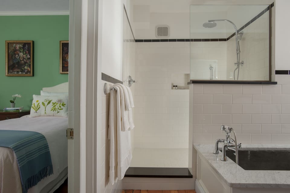 Standard Suite, 2 Bedrooms | 1 bedroom, premium bedding, down comforters, iron/ironing board