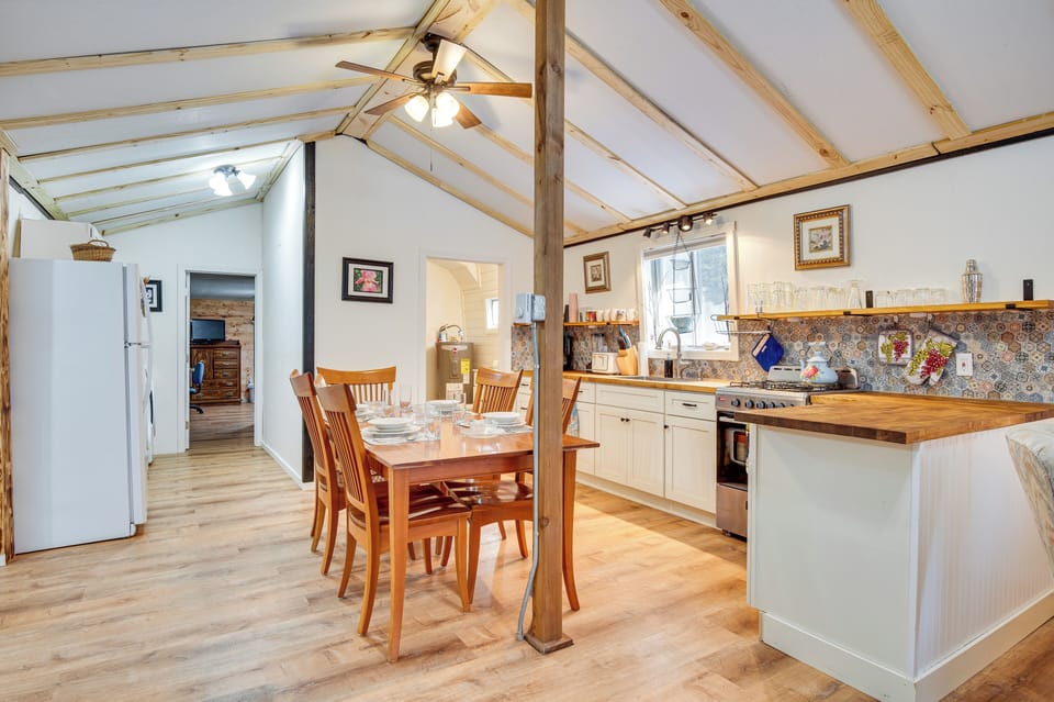 House (2 Bedrooms) | Interior