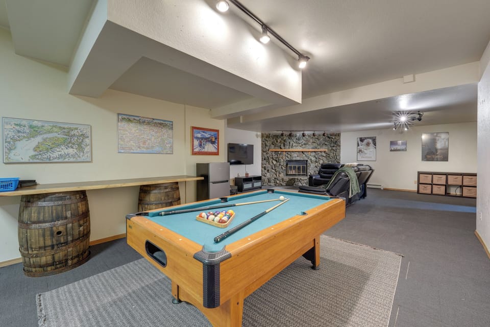House (6 Bedrooms) | Interior