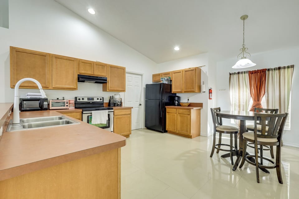 House (3 Bedrooms) | Interior