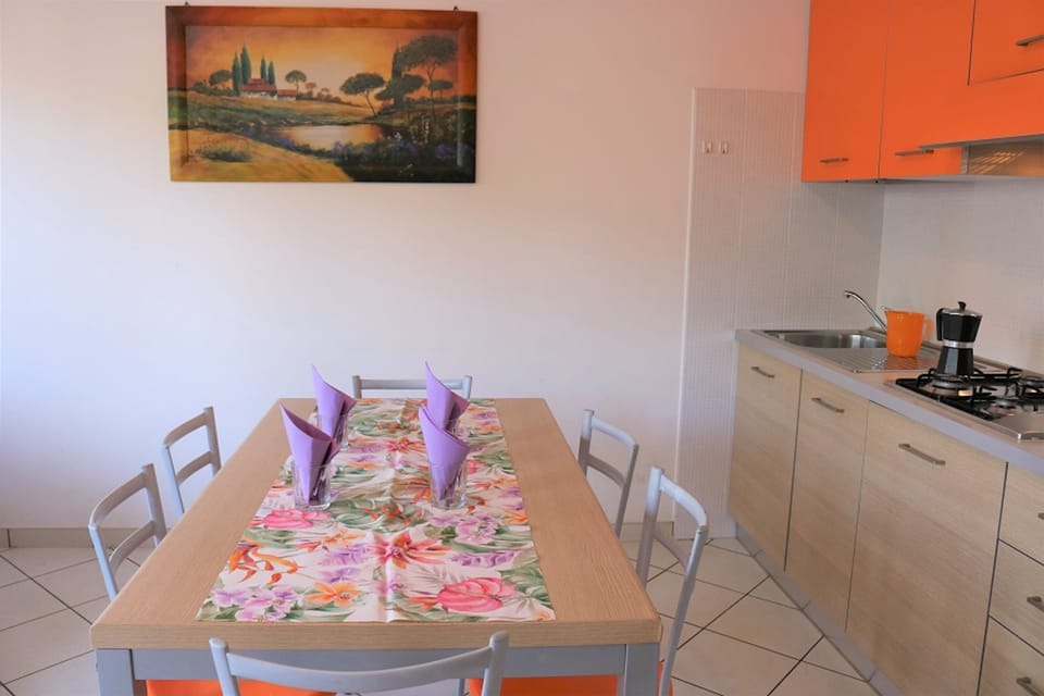 Apartment, 1 Bedroom, Patio | Dining room