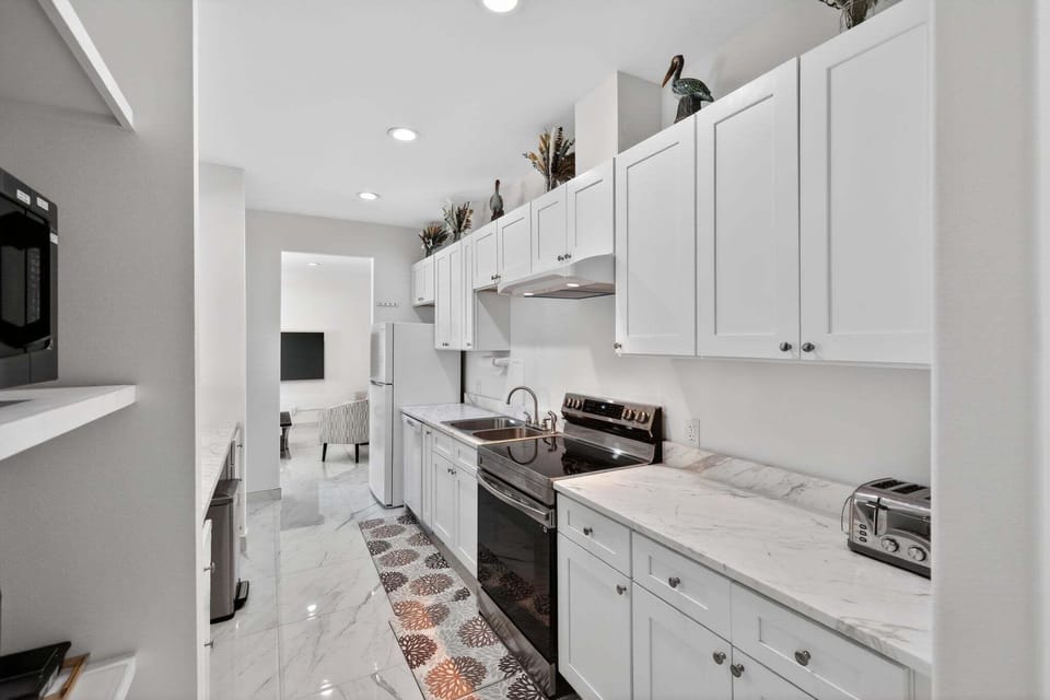 Duplex, 3 Bedrooms | Private kitchen | Coffee/tea maker, fridge, oven, toaster