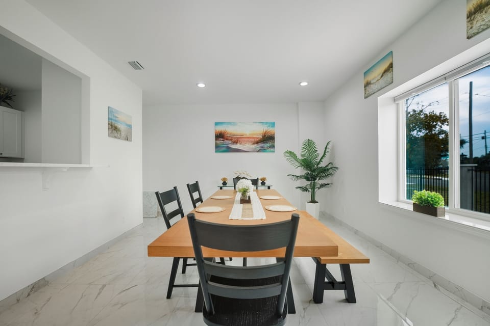 Duplex, 3 Bedrooms | Dining