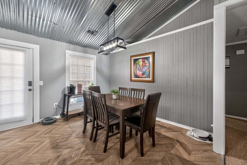 House, 3 Bedrooms | Dining