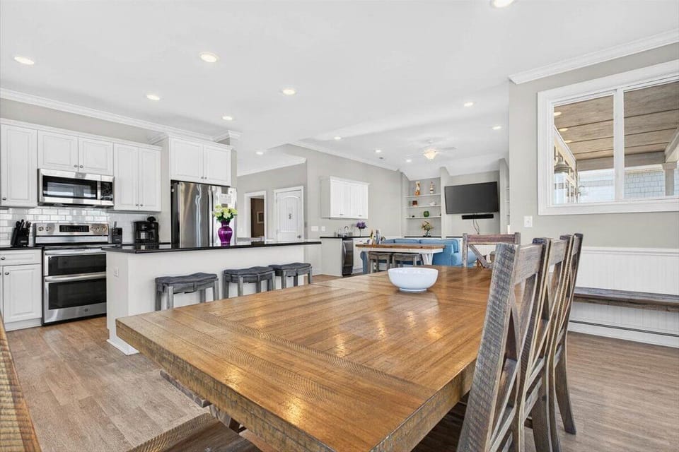 Dining- 2nd Floor
