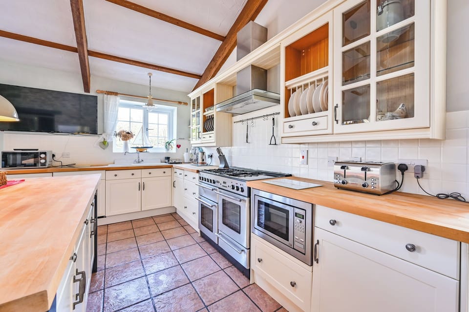 Fridge, microwave, dishwasher, toaster