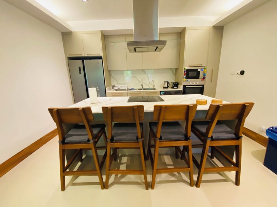 Dining area with bar seating