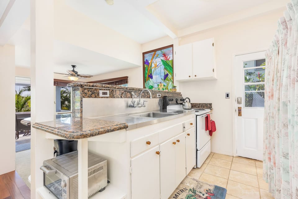 Fully equipped kitchen