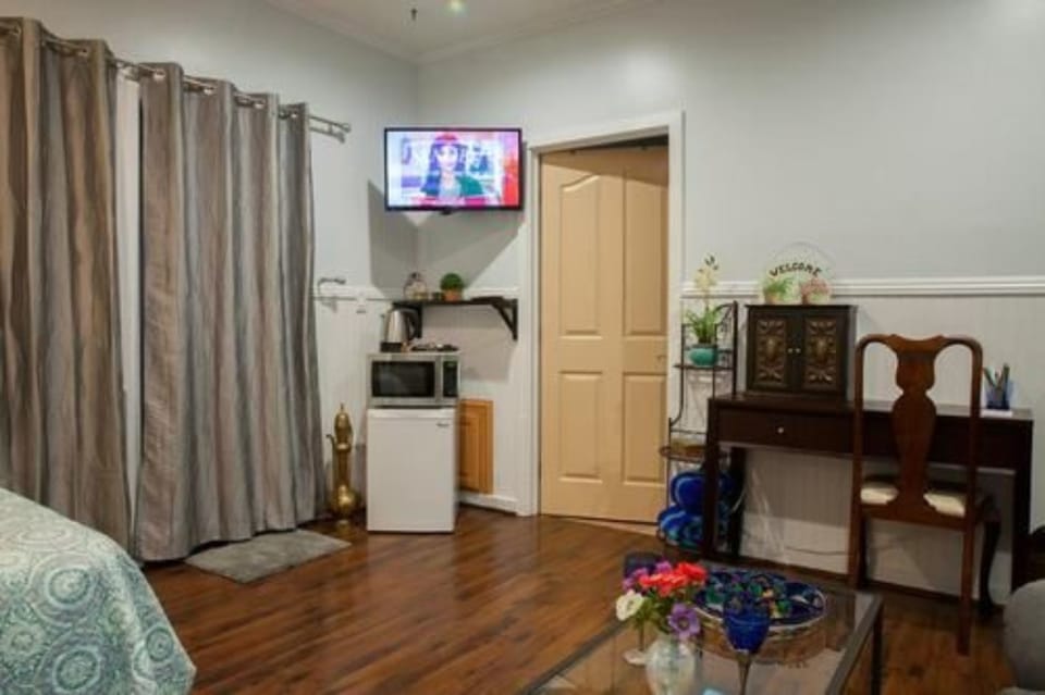 1 bedroom, premium bedding, individually decorated
