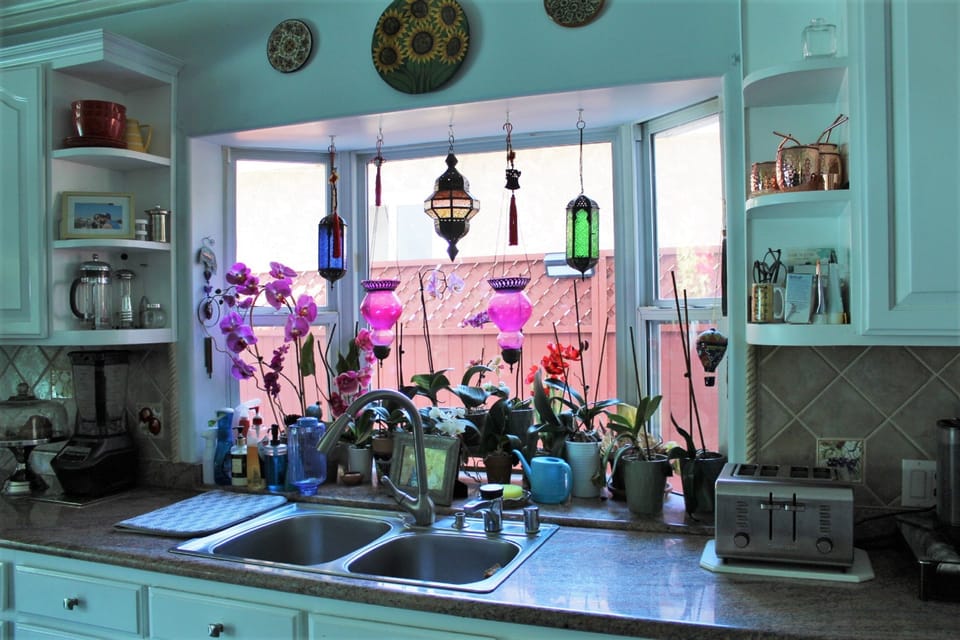 Fridge, microwave, coffee/tea maker, electric kettle