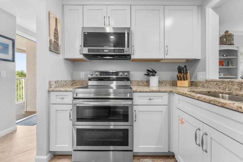 Fully Stocked Kitchen