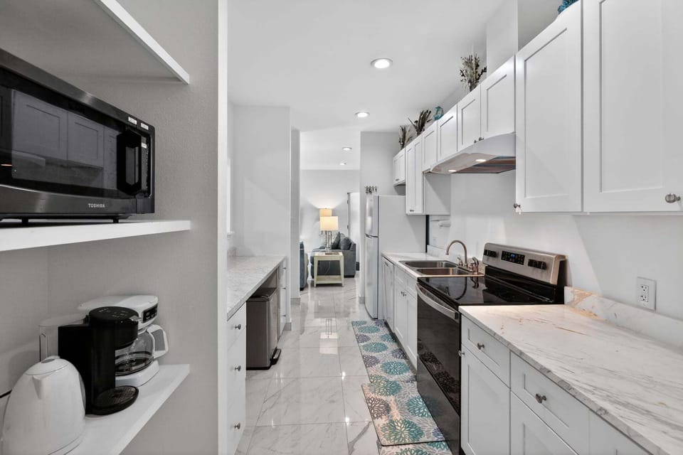 Indoors, Appliance, Microwave, Oven, Kitchen