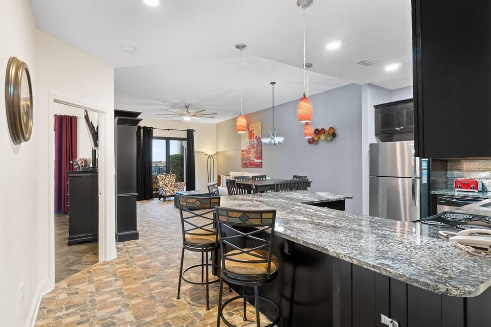 Condo, Multiple Beds (Phoenix 6 011) | Private kitchen | Oven, toaster