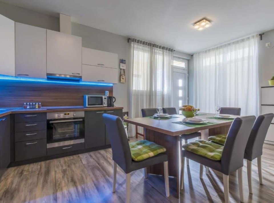Apartment (Two Bedroom Apartment with Loggia) | Property amenity