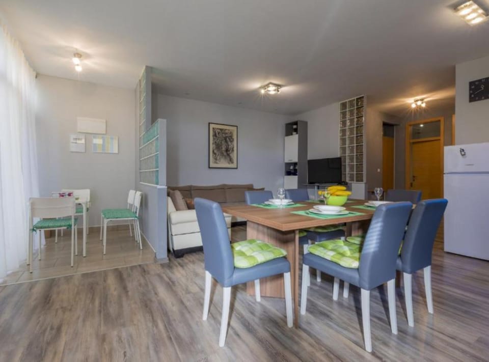 Apartment (Two Bedroom Apartment with Loggia) | Property amenity
