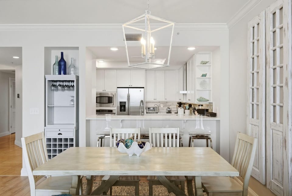 Condo, Multiple Beds (Indigo West 1103) | Dining