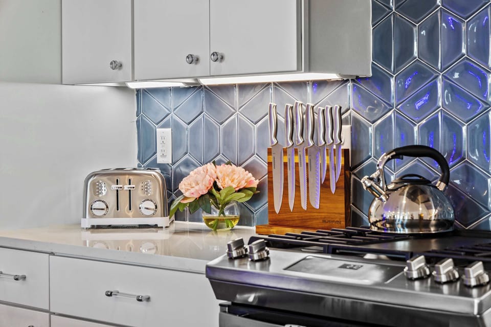 Fully Stocked Gourmet Kitchen