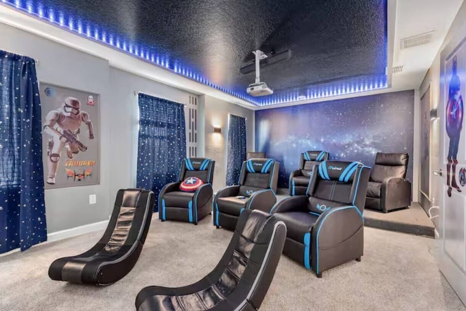 Communal lounge / TV room