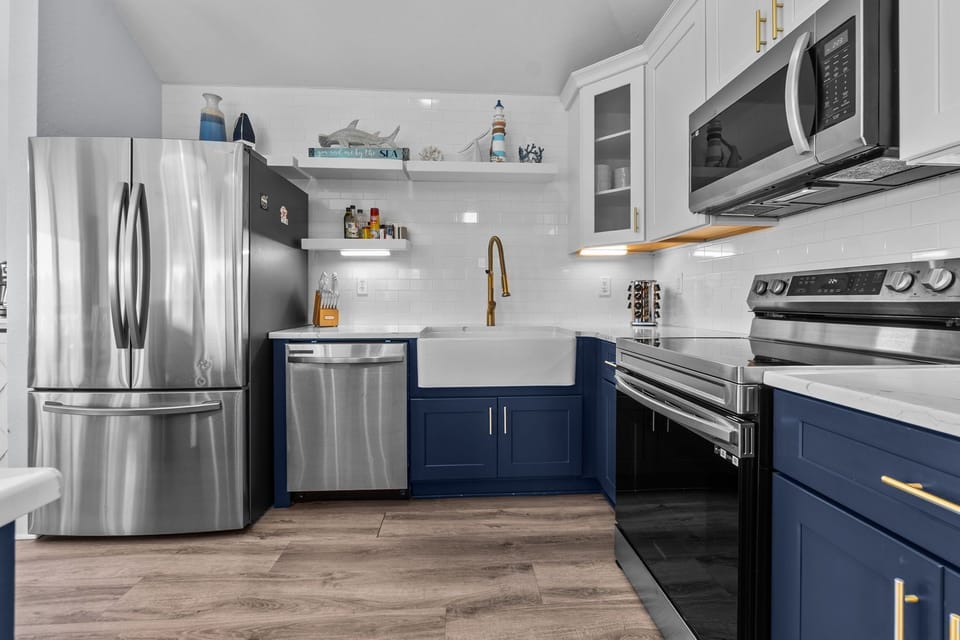 HISA17: Outer Banks Salvo Family Retreat | Top Level Kitchen