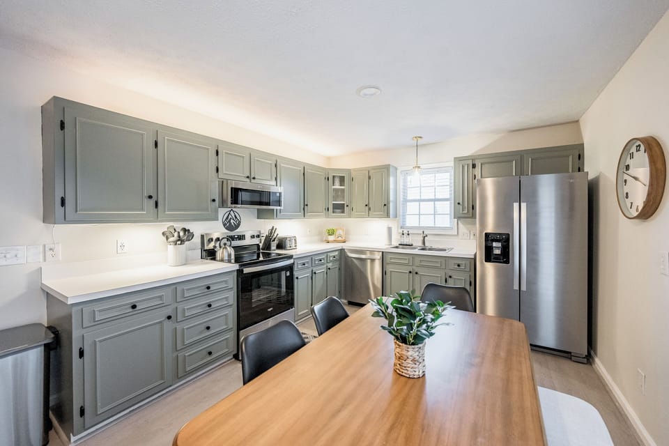 Fully stocked kitchen for all your needs. 