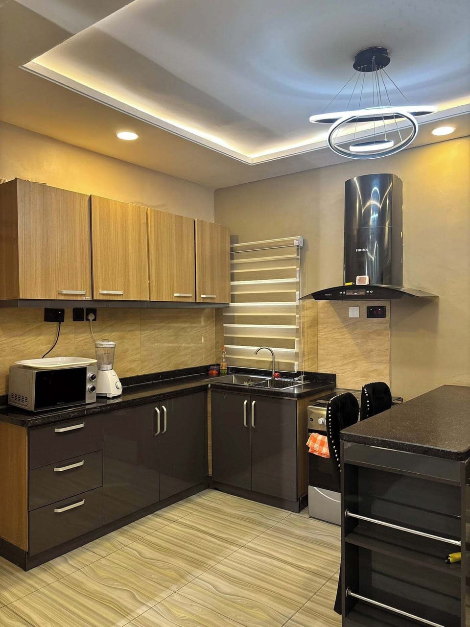 Family Apartment, Balcony, City View | Private kitchen | Fridge, microwave, oven, stovetop